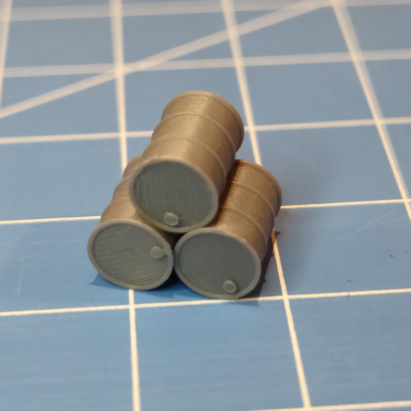 3D Printed Miniature Oil Barrels – Scale Model Scenery for Dioramas & Wargaming