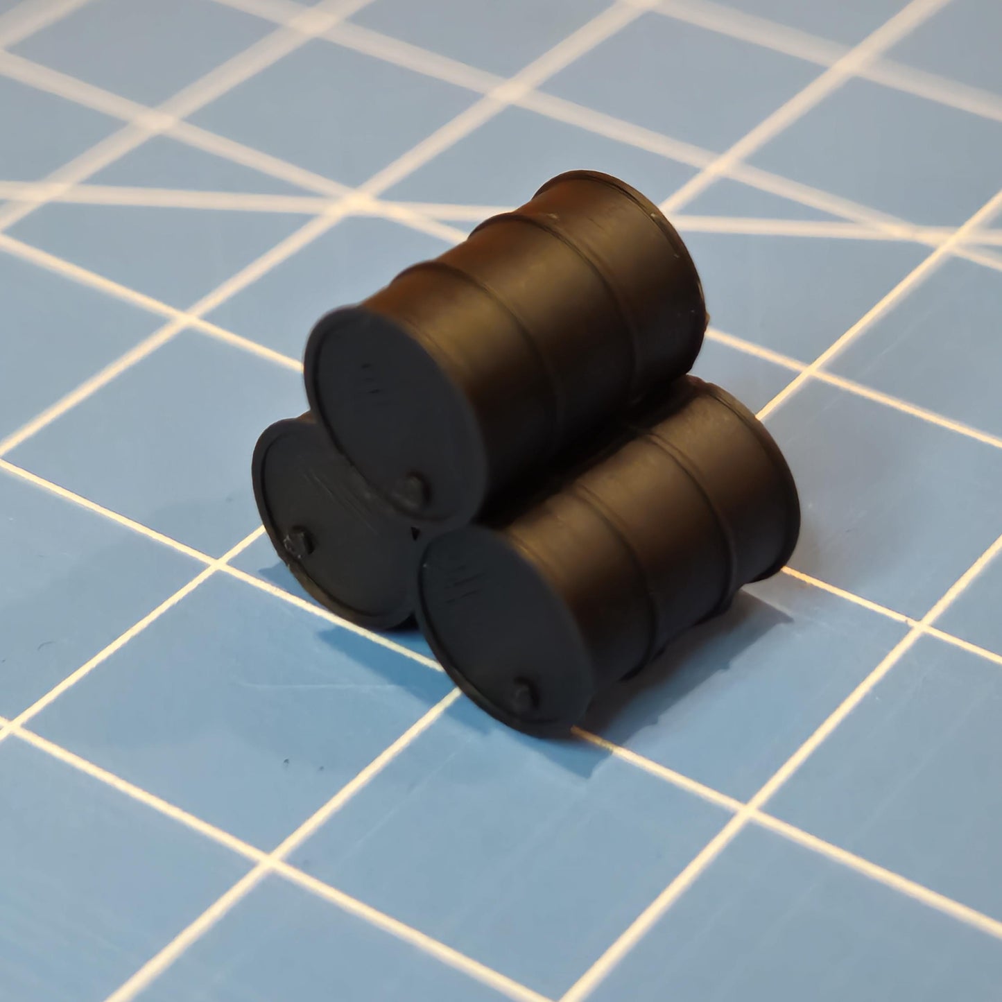 3D Printed Miniature Oil Barrels – Scale Model Scenery for Dioramas & Wargaming